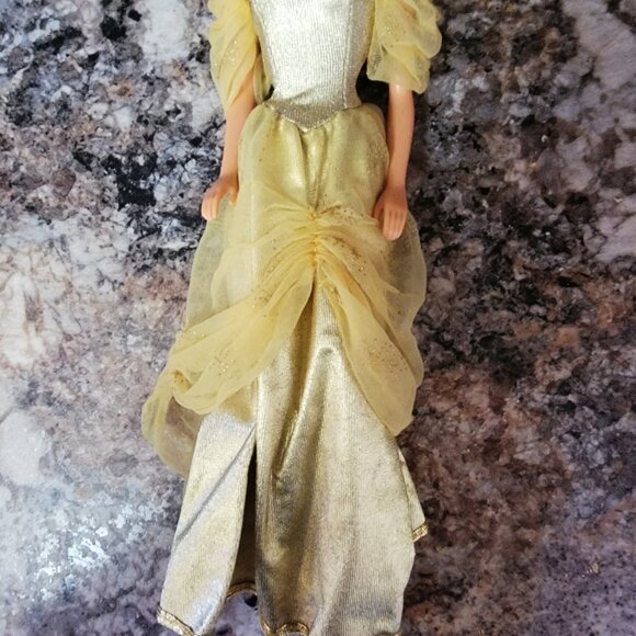 Vintage Disney Classics Beauty and the Beast Princess Belle Doll-1991 - Picture 4 of 4